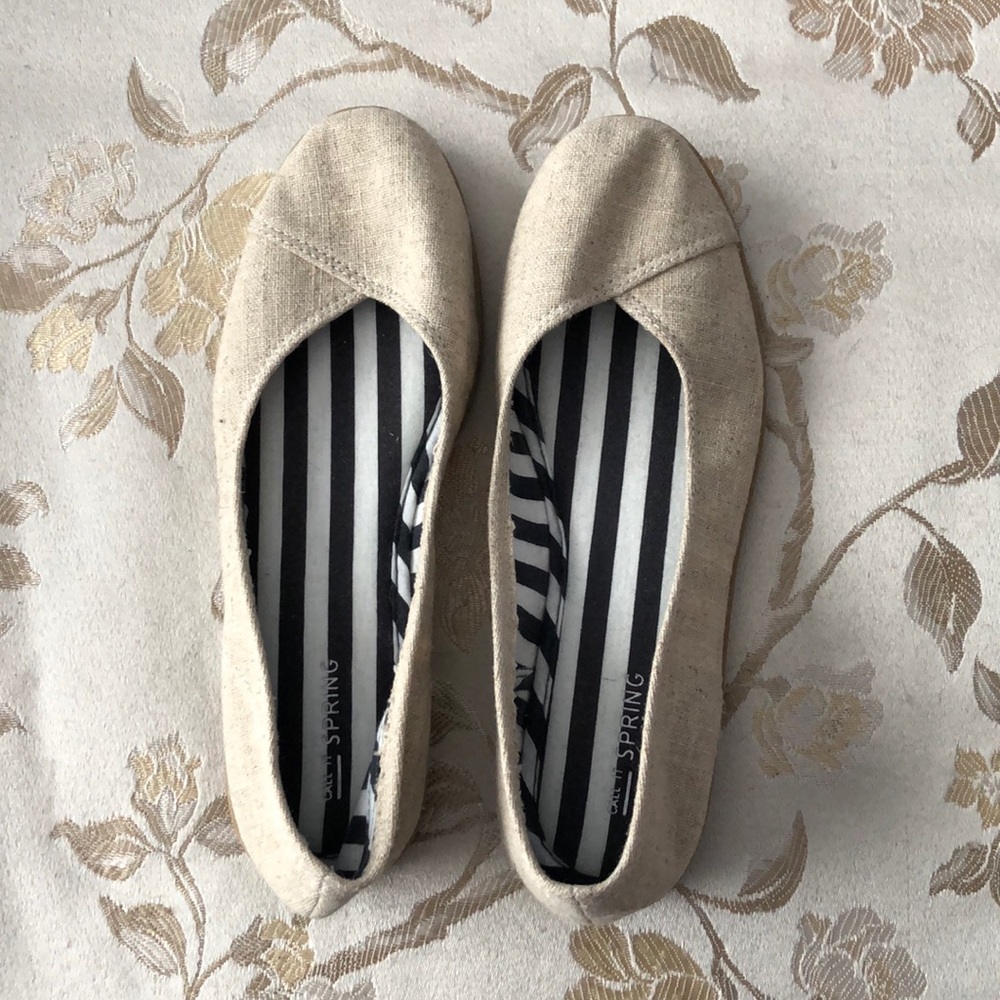 Beige canvas flats